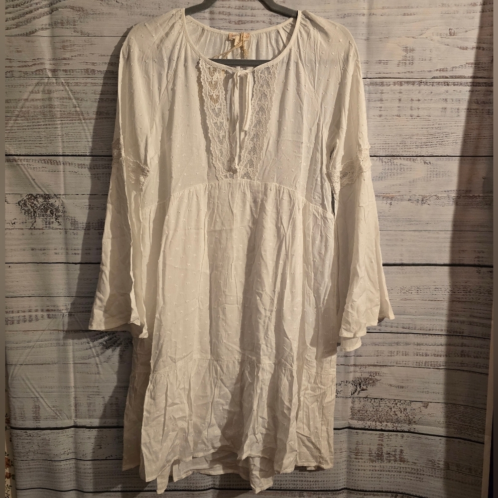 NWT Hem & Thread Boho Style White Knee Length Bell Sleeve Dress Womans Size Smal
